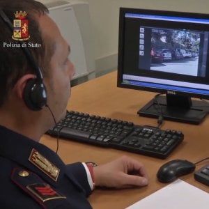 Caccia al molestatore di Ivrea, la polizia mette due uomini sotto torchio 