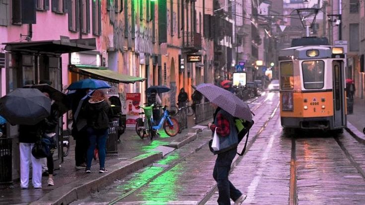 Meteo a Milano: Halloween con cielo nuvoloso, ma nel weekend peggiora e arriva la pioggia