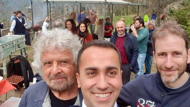 Di Maio e il diktat del biliardino: “Salvini molli Fi o niente incontro” 
