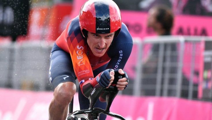 Incubo Covid, il Giro d'Italia riparte tra sospetti e mascherine. "C'è chi corre da malato"