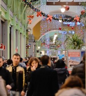 Saldi invernali al via in tutta Italia: shopping frenato dal maltempo, ma non &egrave; un flop