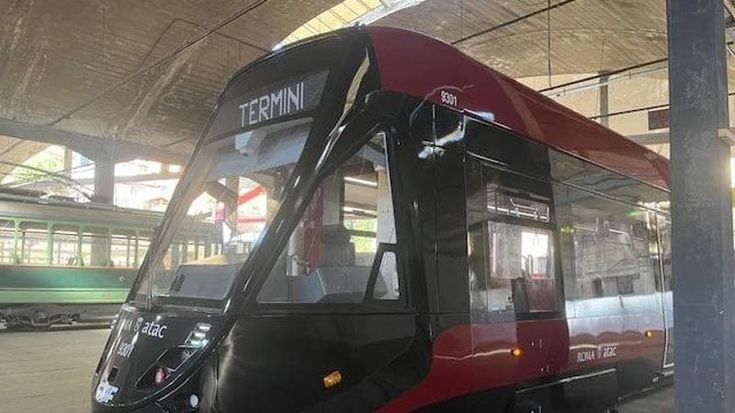 Nuovi tram, arrivato dalla Spagna il primo esemplare di Urbos: sui binari entro l’estate