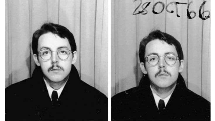 La fototessera è orribile? Ci pensa il fotografo delle rockstar. Simone Cecchetti: "Venite, ve la faccio gratis"