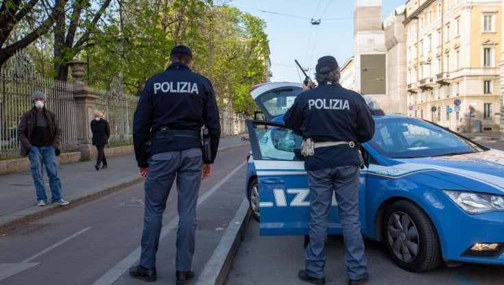 Caserta, arsenale con armi da guerra in un terreno a Castel Volturno