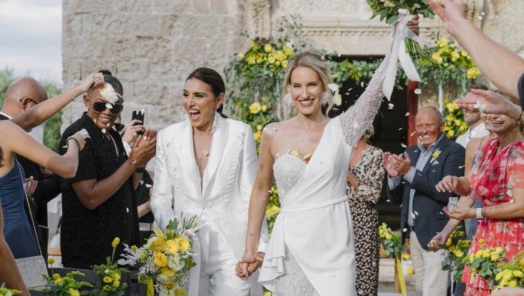 Angela e Chantal spose in Puglia: la festa di matrimonio a Monopoli per una coppia fra Olanda e Germania. "Il sogno? Vivere qui"