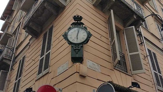 Lancette ferme in tutta la città, così Torino dimentica i suoi orologi pubblici