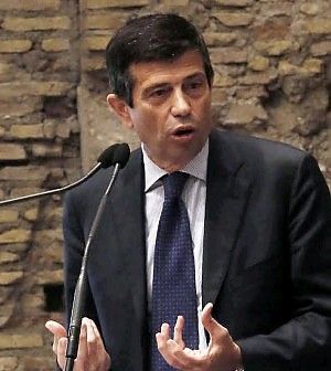 Lupi: "Senza Ethiad per Alitalia sar&agrave; il baratro"