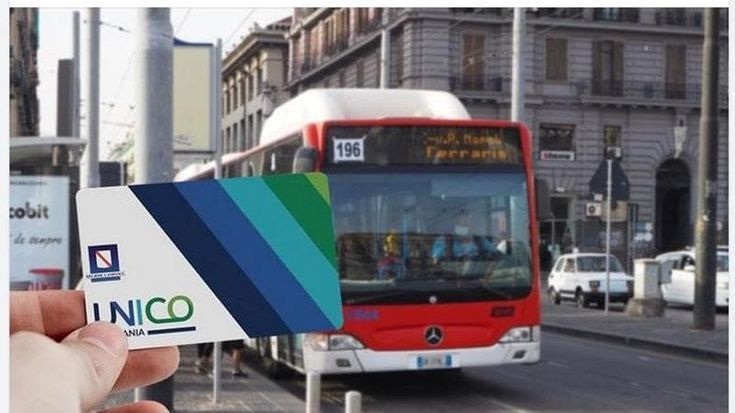 “Tessera per viaggiare gratis sui trasporti a Napoli”. Ma è una truffa