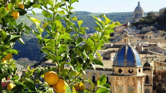 Artisti di strada a Ragusa