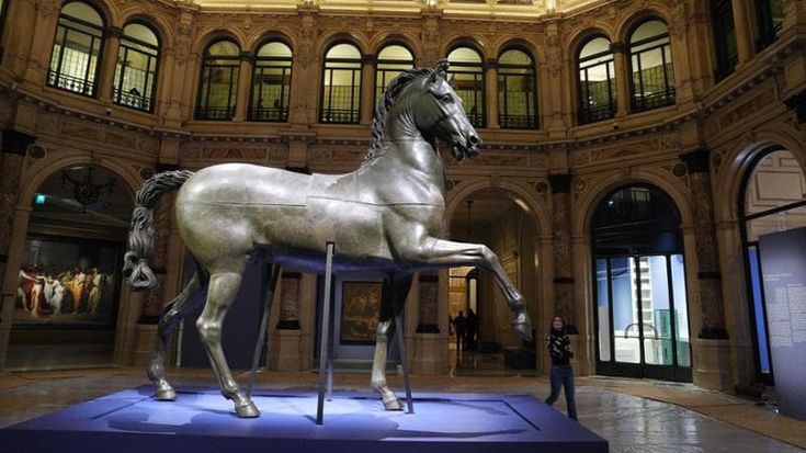 Il cavallo di Canova torna in pista, restaurata la scultura per Napoleone