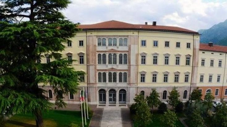 Ammessa dal Tar alla maturità viene bocciata agli esami. I docenti al ministro: “Noi umiliati”