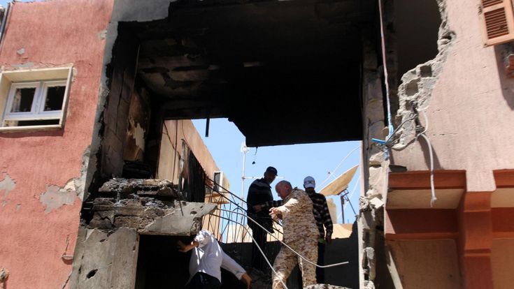 Libia, quaranta razzi sui civili e ora la gente di Tripoli si schiera contro Haftar