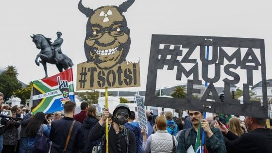 Sudafrica, il presidente licenzia il ministro simbolo dell'anticorruzione