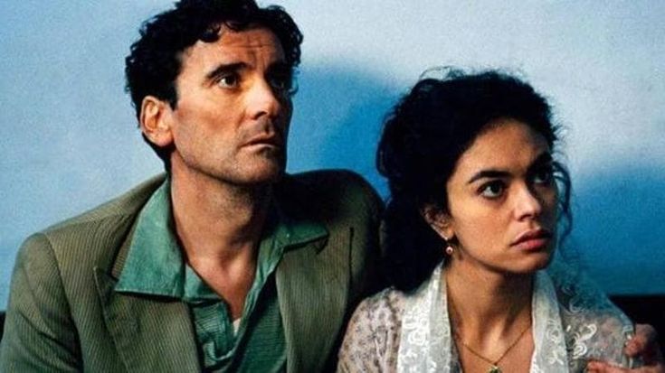 Napoli al cinema. Stasera Ludovica Nasti, domani Comencini e Gifuni. Domenica Di Leva e l'omaggio a Troisi con ‘Il postino’ restaurato