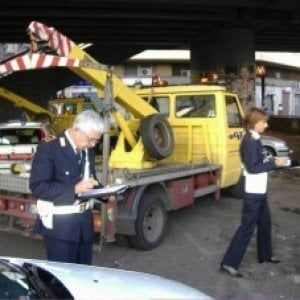 Roma, rimozioni auto: bando sbagliato per la sesta volta e il Tar lo annulla