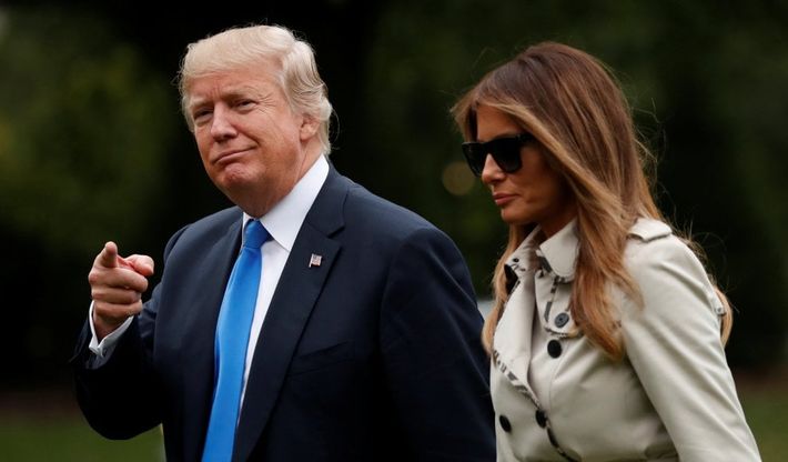 È lei o non è lei? Dalle immagini sembra proprio Melania 