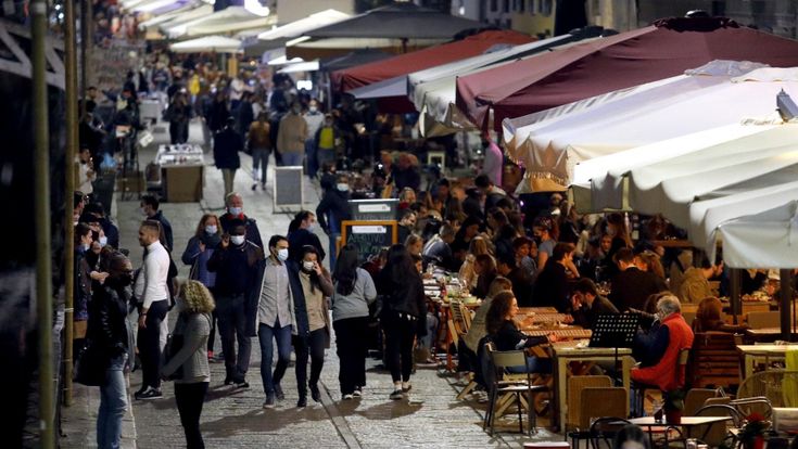 Milano, i 500 che fanno paura. E scatta il giro di vite sulle notti della movida
