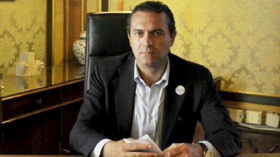 De Magistris: "Con Renzi sono ancora pronto a discutere della bonifica. Ma non con Nastasi"