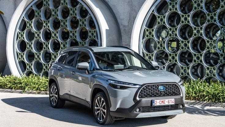 Corolla Cross hybrid, così Toyota chiude il cerchio