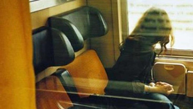 Ragazza molestata sul treno Parma-Brescello: denunciato un 20enne