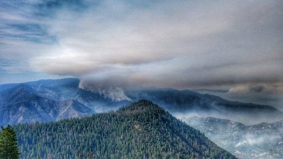 Usa, il parco di Yosemite chiuso per gli incendi