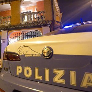 Milano, arrestati due topi d'appartamento: si erano nascosti sotto il letto