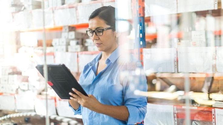 Il retail punta su omnicanalità e logistica. Ma pesano inflazione e canoni di locazione