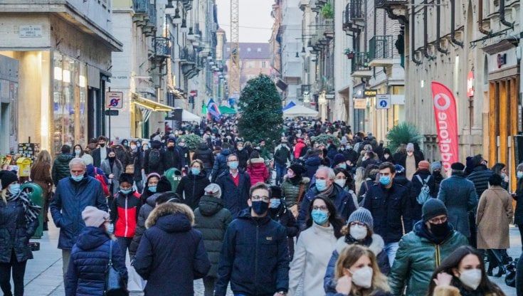 Coronavirus, nel Lazio 1.315 casi e 38 morti. A Roma 590 contagi: "Verso il lockdown prima di Natale"