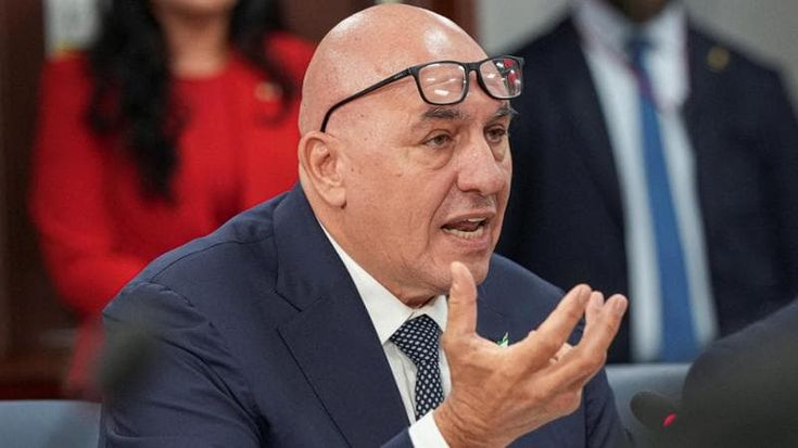 Mar Rosso, lettera di Crosetto a Kallas: servono sei navi Ue per lo Stretto, paghi l’Europa