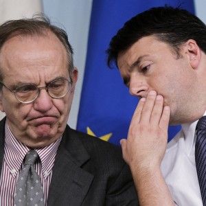 Taglio pensioni d'oro, coro di no. Renzi: "Prima la riforma della giustizia"