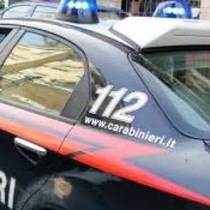Napoli, otto anni di violenze sulla moglie: arrestati due fratelli