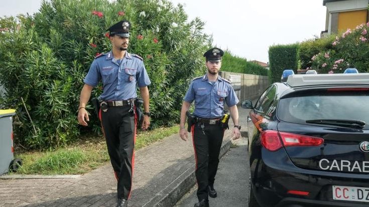 Portò a casa una turista che non trovava l’ostello e la violentò: arrestato uomo di 25 anni