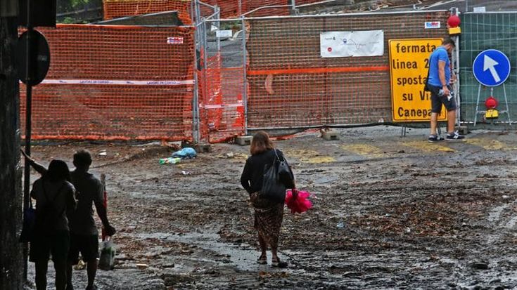 Nubifragio, su Genova 230 millimetri di pioggia: allagamenti, black out , Bisagno sopra la prima soglia di attenzione