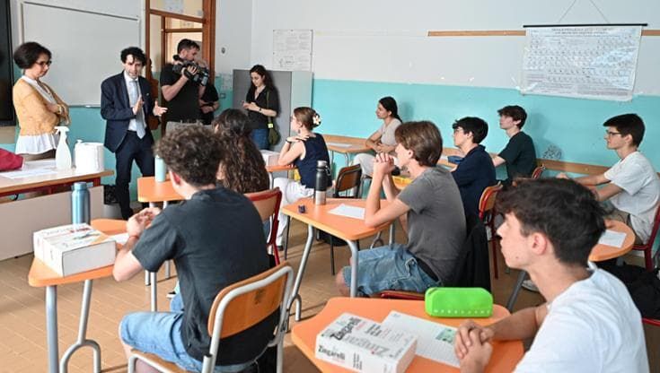 Le tracce della maturità 2025: tutti i temi, da Pasolini all’indignazione sui social