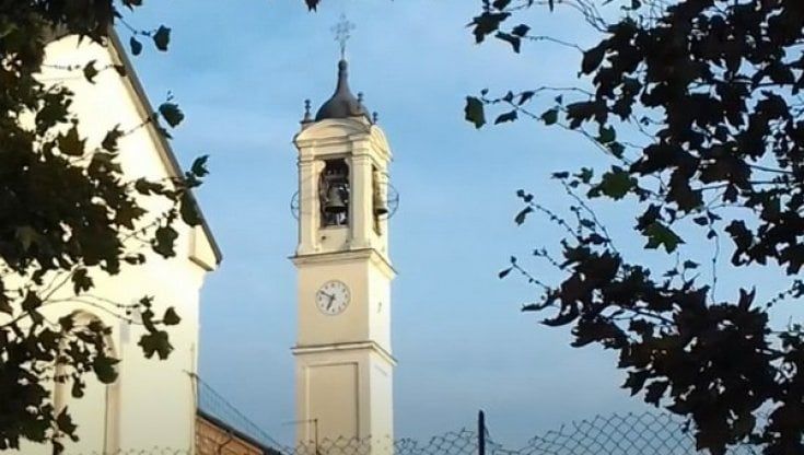 Come Peppone e don Camillo a Cassolnovo: le campane fanno troppo rumore, il sindaco scrive al parroco 