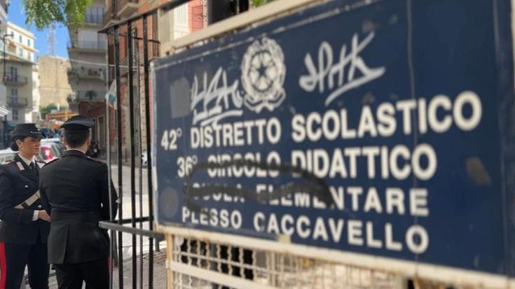 Case occupate: 133 milioni non riscossi dal Comune di Napoli. Abusivi anche nella scuola Vanvitelli, nel mirino preside e 6 dirigenti