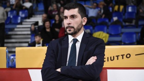 Basket, serie A: Pesaro esonera Perego, al suo posto Sacco