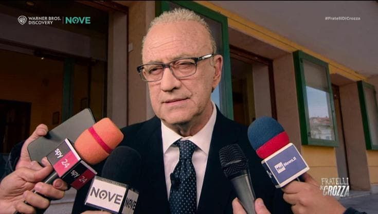 Crozza-Valditara e i lapsus sulla storia italiana: da Falcone a Ustica ogni ricostruzione è gaffe