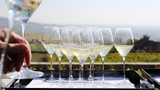 Champagne, l’alta formazione arriva in diretta streaming