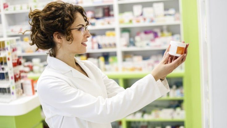 Cresce senza sosta il mercato online dei farmaci da banco