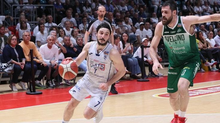 Orgoglio Fortitudo batte Avellino in rimonta e vince anche gara due
