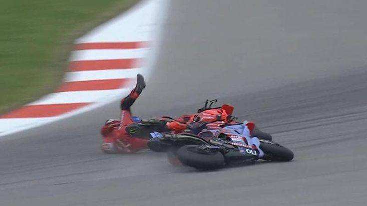 Bagnaia e Marquez, lo scontro: chi ha sbagliato e perché