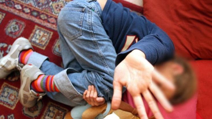 Palermo, bambino di 11 anni abusato e minacciato. Arrestati due minorenni