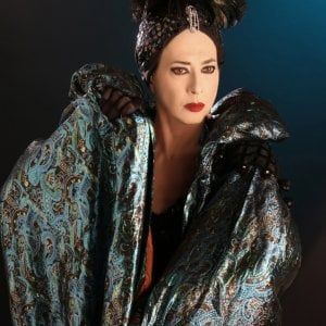 Veronica Pivetti "en travesti", Gebbia ai Cantieri: gli appuntamenti di venerdì 5 aprile