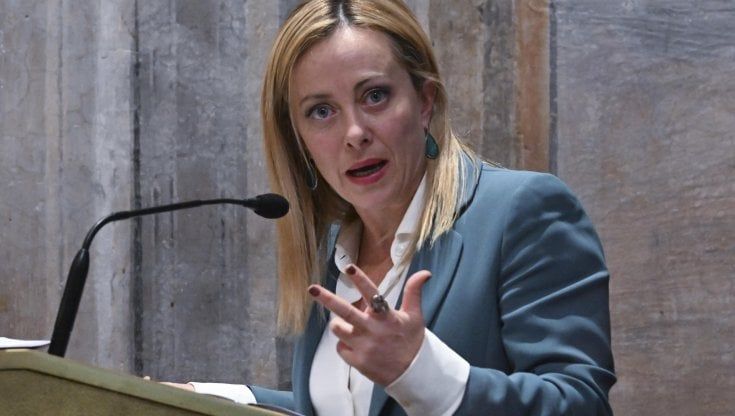 Meloni: "Il Reddito di cittadinanza non ha funzionato: dico no al vitalizio 5S". E ribadisce: "Sì al sostegno all'Ucraina"
