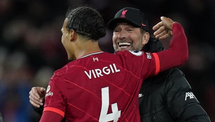 Premier: Liverpool a valanga, Manchester City più vicino. Il Tottenham inciampa a Burnley