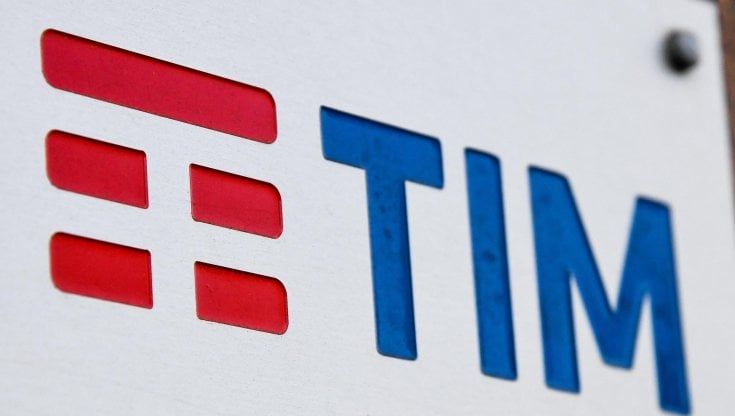 Tim: "Avanti interlocuzione con Kkr, confermata la proposta Cvc". Il titolo scatta a Piazza Affari