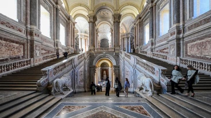 Alla Reggia di Caserta tra giardini e sale reali