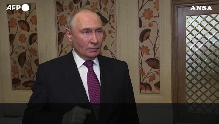Putin: "Mandare truppe europee in Ucraina sarebbe una guerra contro la Russia"