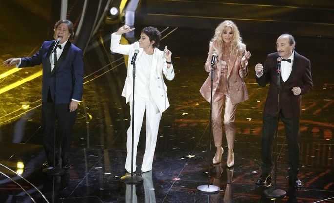 Sanremo 2020, 40 anni dopo ecco i Ricchi e Poveri. Fiorello: "Ora non si lasceranno mai più"